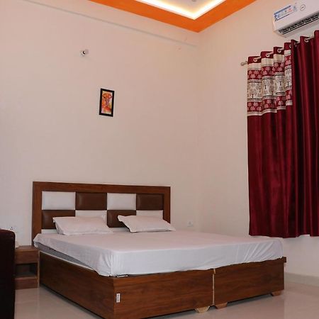 Hotel Kcr อัครา ภายนอก รูปภาพ