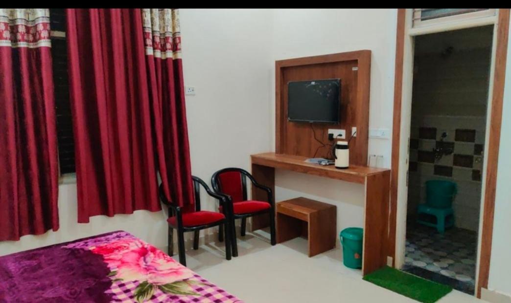 Hotel Kcr อัครา ภายนอก รูปภาพ