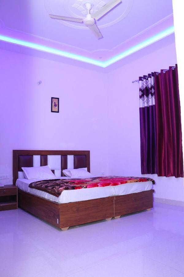 Hotel Kcr อัครา ภายนอก รูปภาพ